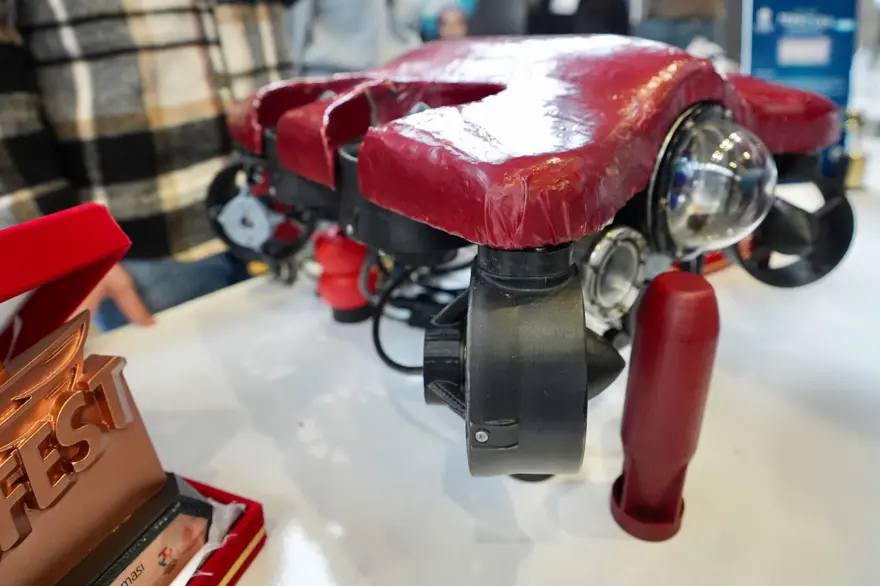 Türk öğrenciler yapay zekalı su altı aracı ile Norveç yolcusu 5