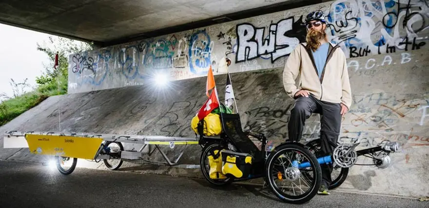 Güneş enerjili bisikletiyle dünyayı geziyor 8