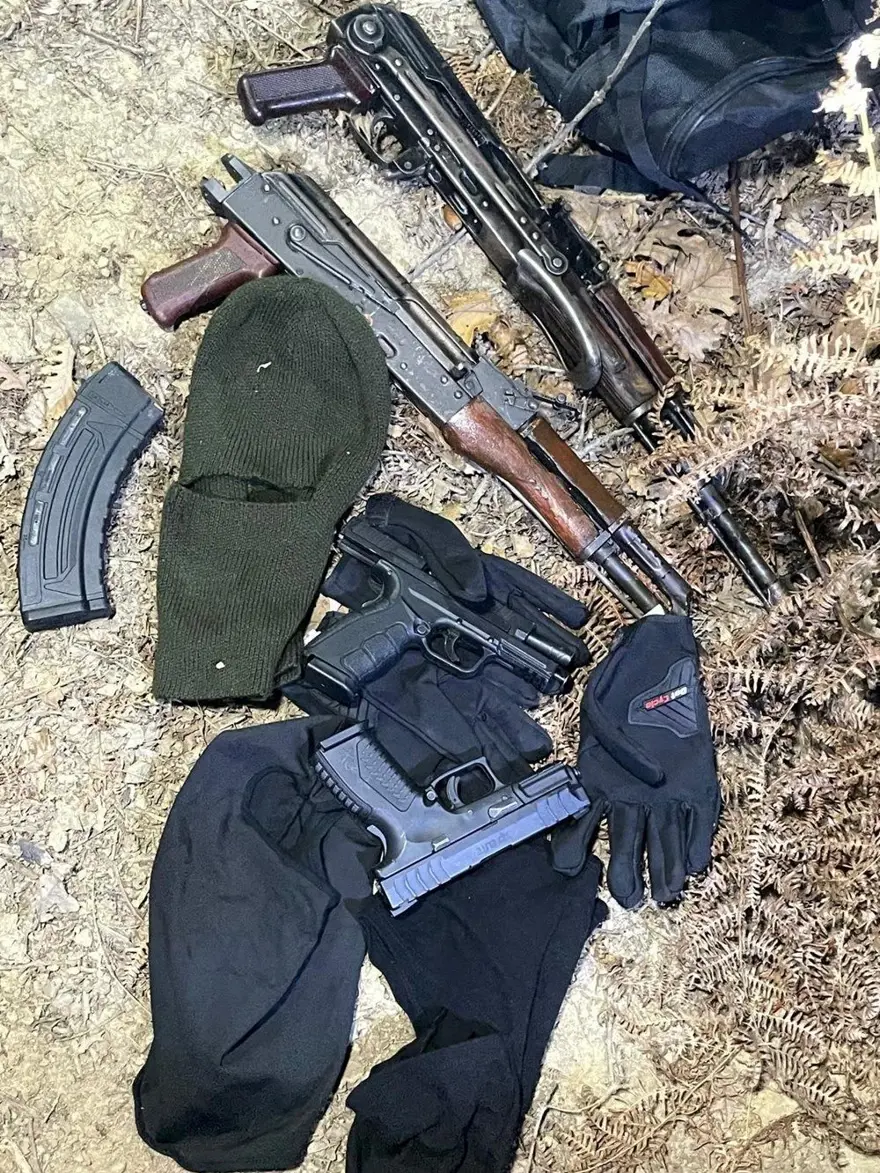 Avukat Serdar Öktem cinayetinde şüphelilerin hücre evinden çıktığı anlar 7