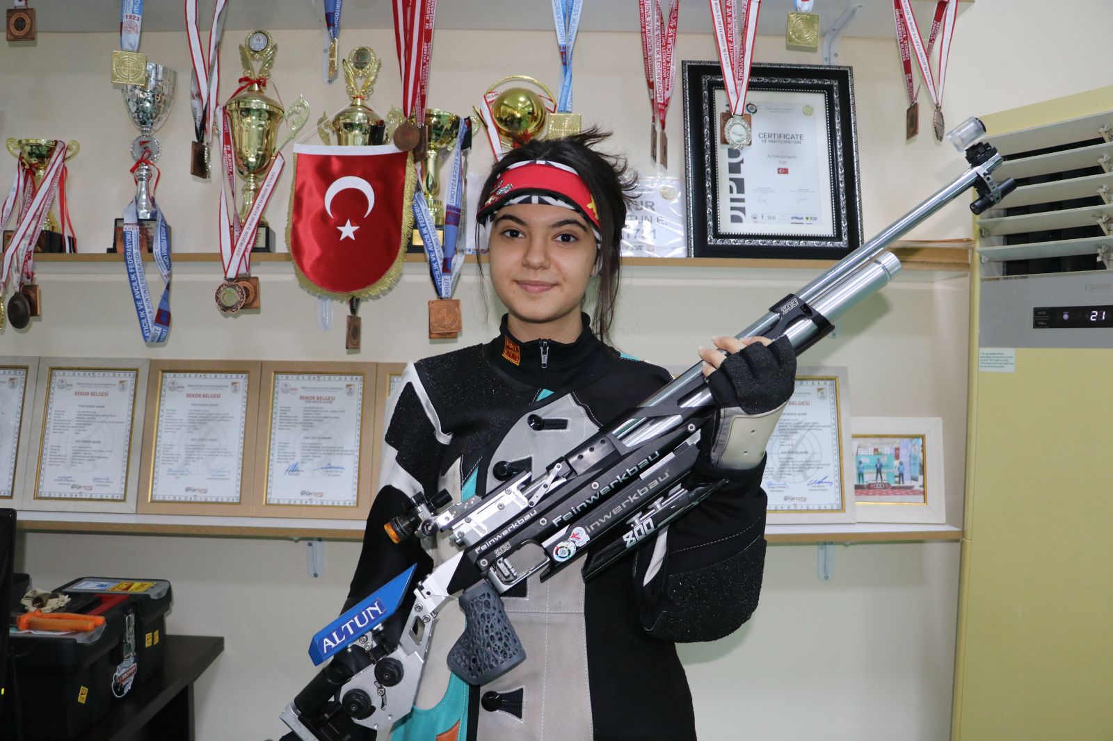 14 yaşındaki Elif, dünya şampiyonasında Türkiye'yi temsil edecek