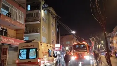 Kartal'da yangın: Mahsur kalanları itfaiye ekipleri kurtardı