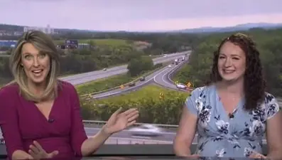 Doğum sancıları başlayan spiker, yayına devam etti