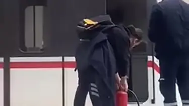 İzmir metrosunda yangın paniği: Yolcular tahliye edildi