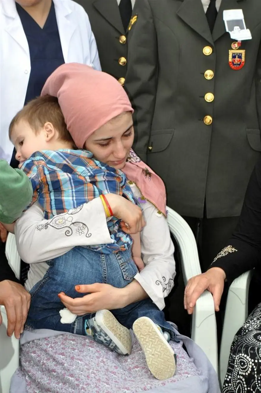 Türkiye şehitlerini uğurluyor 10