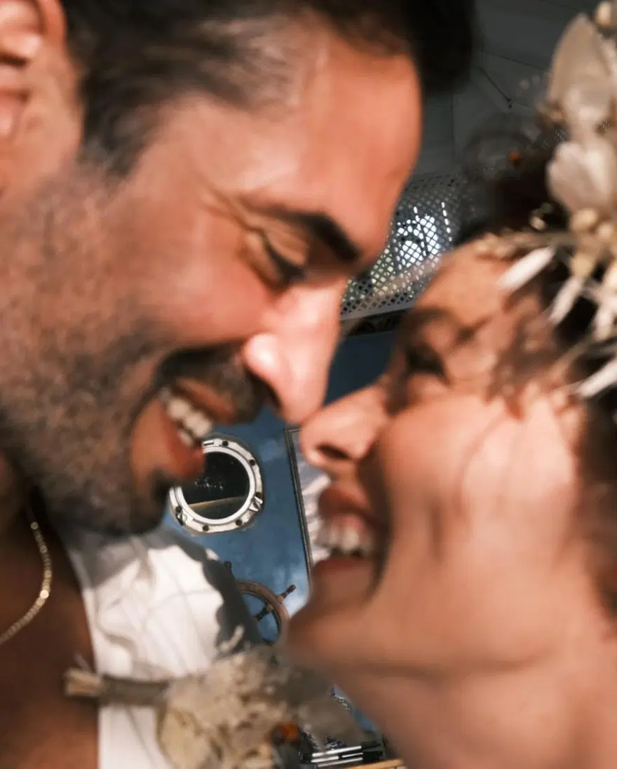 Özge Özpirinçci ve Burak Yamantürk'ten romantik yıl dönümü kutlaması 2