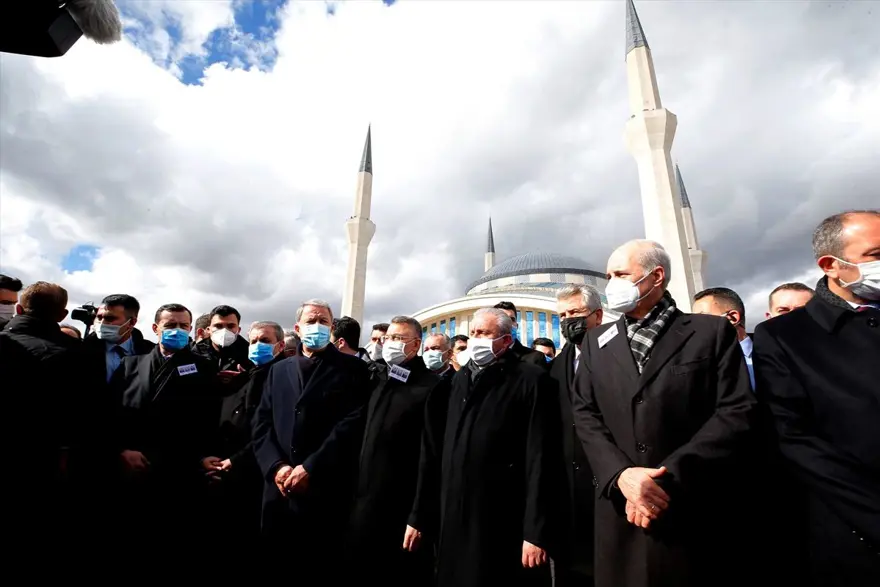 Pençe Kartal-2 Harekatı sırasında şehit olan askerler son yolculuğuna uğurlandı 6