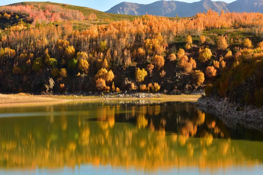Nemrut Krater Gölü’nde sonbahar güzelliği eşliğinde çevre temizliği 17