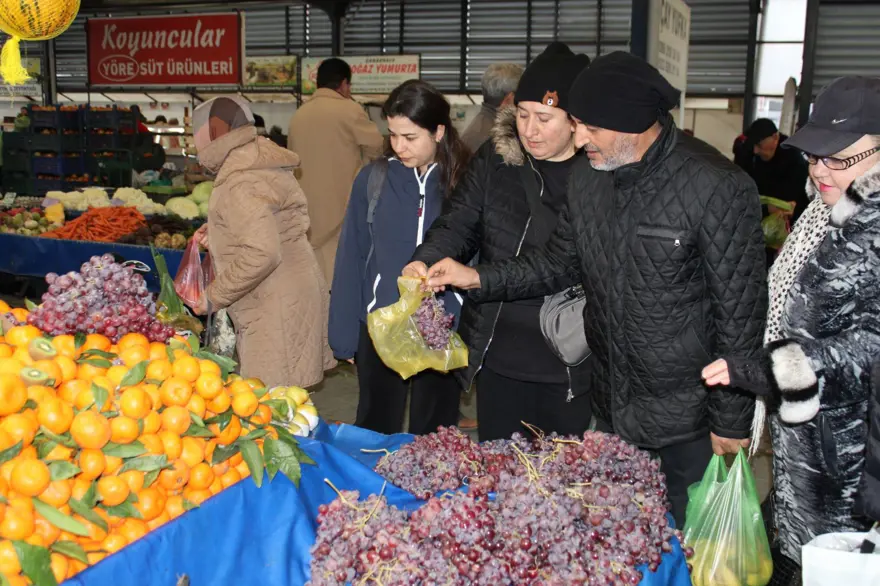 Pazar tezgahlarında yok satıyor: "Ne dileğiniz varsa hepsi yerine geliyor" 