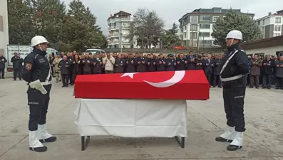 TEM’deki kazada şehit olan 13 yıllık polis son yolculuğuna uğurlandı