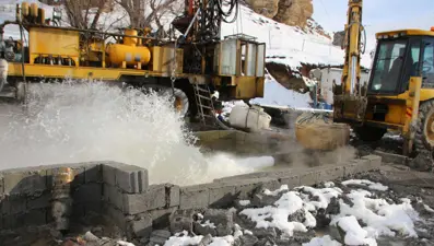 Muş Varto'da saniyede 45 litre akan, 39 derece sıcaklıkta su bulundu