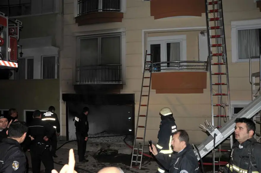 Yangında mahsur kalanları itfaiye kurtardı 5