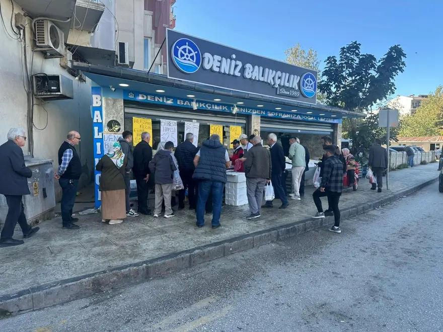 25 liraya düştü: Tezgah önünde sıraya girdiler 