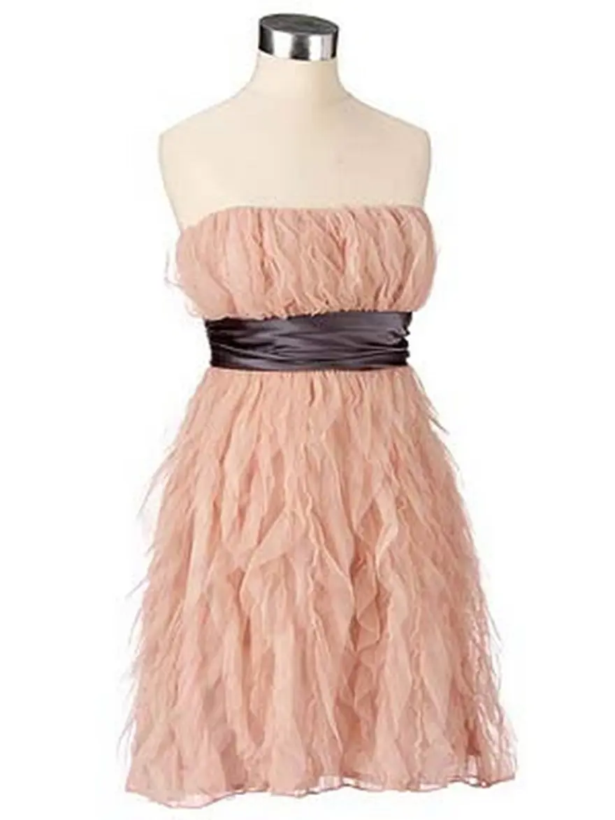 Yeni sezonda mezuniyet elbiseleri 