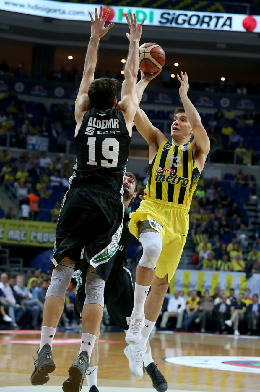 Fenerbahçe seride 2-0 öne geçti 4