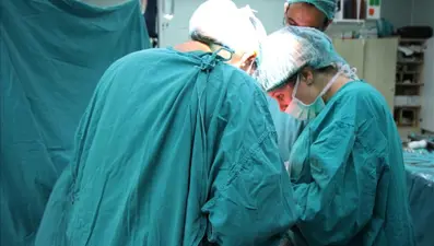 Özbekistan'da ilk beyin pili ameliyatı Türk doktorlar tarafından yapıldı