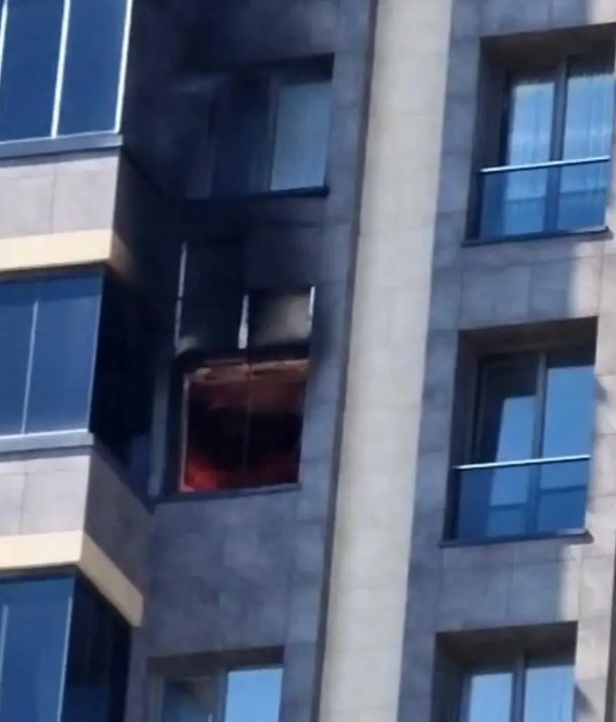 PENCEREDEN BAĞIRARAK YARDIM İSTEDİ 2 PENCEREDEN BAĞIRARAK YARDIM İSTEDİ 2