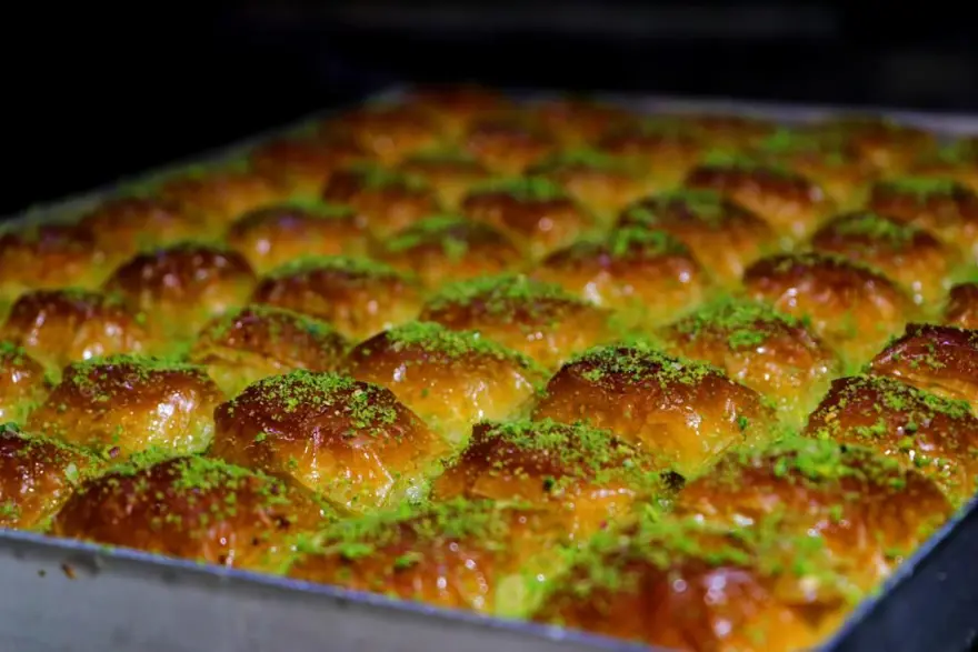 Bayram öncesi “baklava” uyarısı | Tehlikenin boyutuzehirlenmeye kadar varabiliyor 