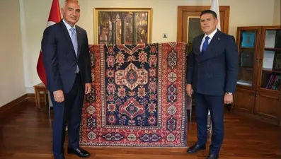 Uşak halısı yeniden ait olduğu topraklarda