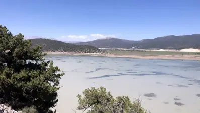 Nisanda beklenen yağmurlar gelmedi, Avlan Gölü kurumayabaşladı