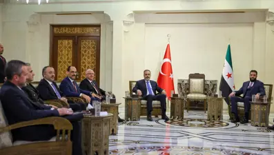 Türkiye'den Şam'a üst düzey ziyaret: Dışişleri Bakanı Fidan, Bakan Güler ve MİT Başkanı Kalın, Ahmed Şara ile görüştü