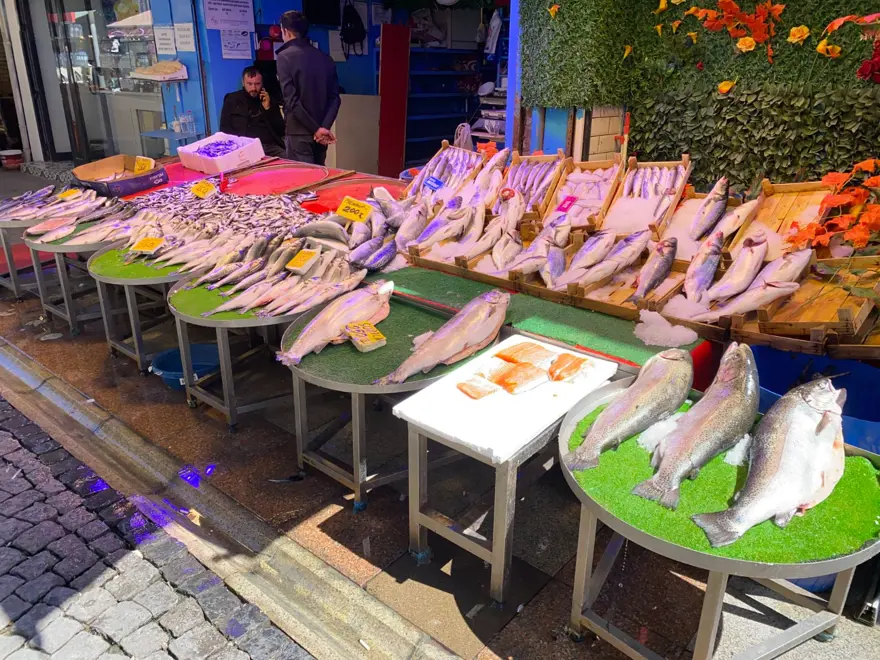 Satışlar yoğunlaştı, av yasağı tezgahlara yansıyacak: "Bu süreçte balık fiyatları artacak" 3