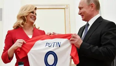 Hırvatistan Cumhurbaşkanı Kolinda Grabar Kitaroviç kimdir? (Dünya Kupası'na damga vurdu)