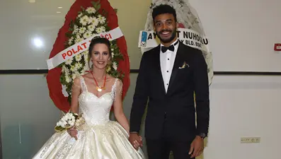 Survivor Efecan evlendi