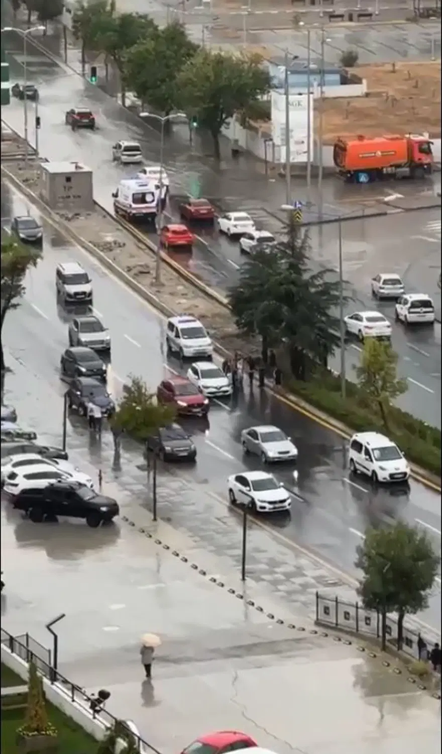 "Yol verme" kavgası faciayla sonuçlandı: Tartıştığı kişilere ateş ederken kazara eşini öldürdü 