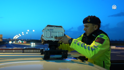 Otoyollardaki radarlarda yeni dönem: Jandarma ekipleri kullanmaya başladı