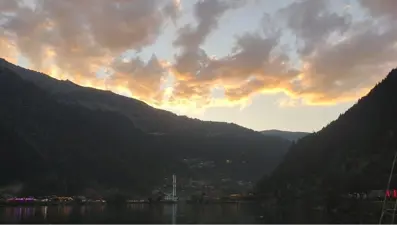 Uzungöl'de bulut geçişleri büyüledi