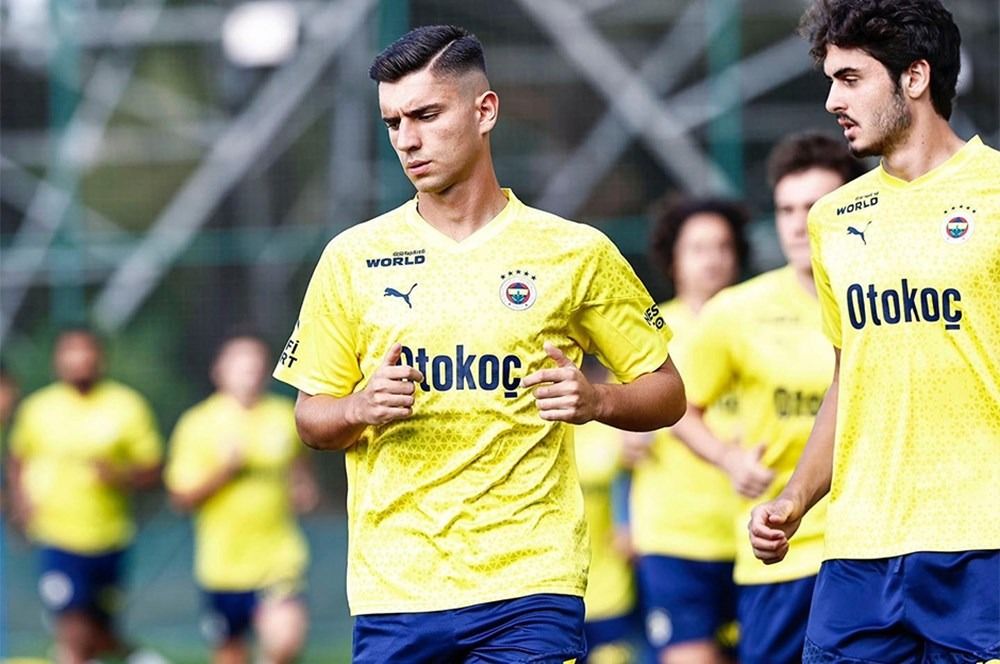 Ahmet Necat Aydın kimdir? Fenerbahçe altyapısında yetişen Ahmet Necat Aydın kaç yaşında, hangi mevkide oynuyor?