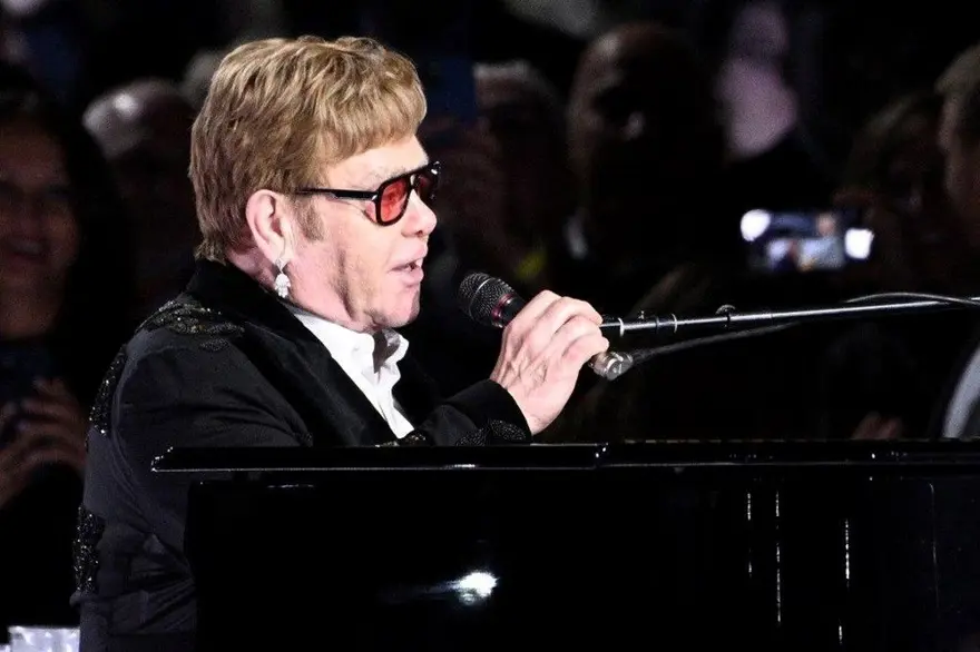 Kendi müzikalini bile izleyemedi! Elton John: Görme yetimi kaybettim 