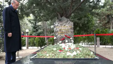 Erdoğan'dan Türkeş'in kabrine ziyaret