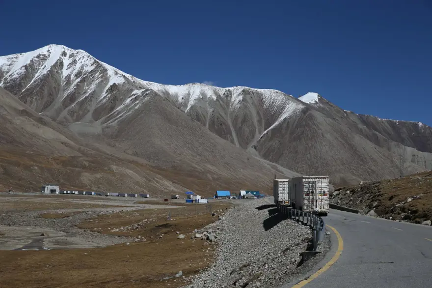 Dünyanın en yüksek geçiş noktası: Pakistan ile Çin'i birbirine bağlayan "Khunjerab" 7