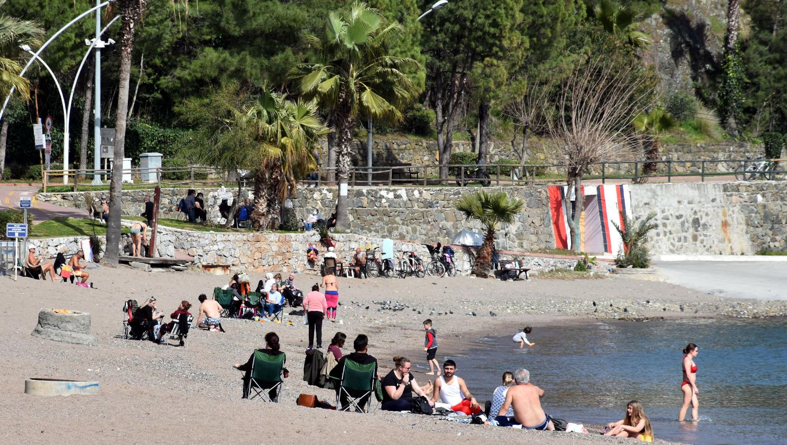 Marmaris'te güneşi gören sahile koştu
