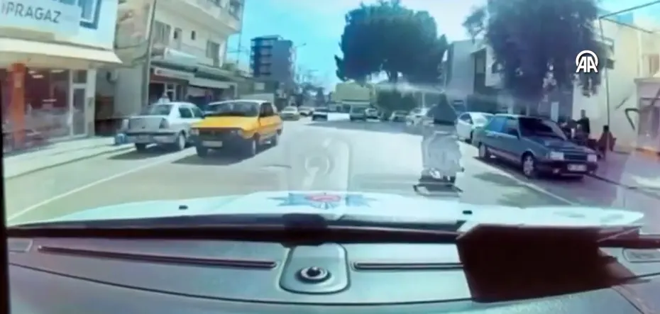 Kaçtıklarına pişman oldular. Adana'da iki sürücüye 664 bin lira trafik cezası kesildi
