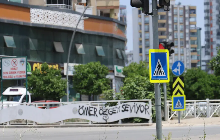 "BÖYLE SOYTARILIKLA KIZ SEVİLMEZ" 2