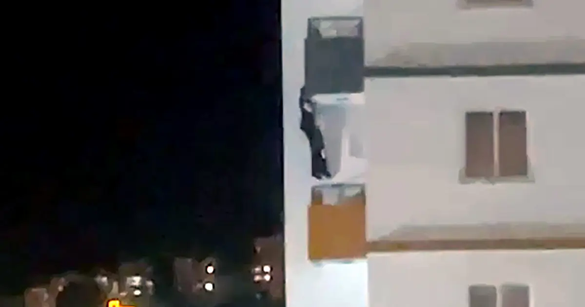 Adana'da sevgili dehşeti. Balkondan atlayıp kaçmak isterken yakalandı