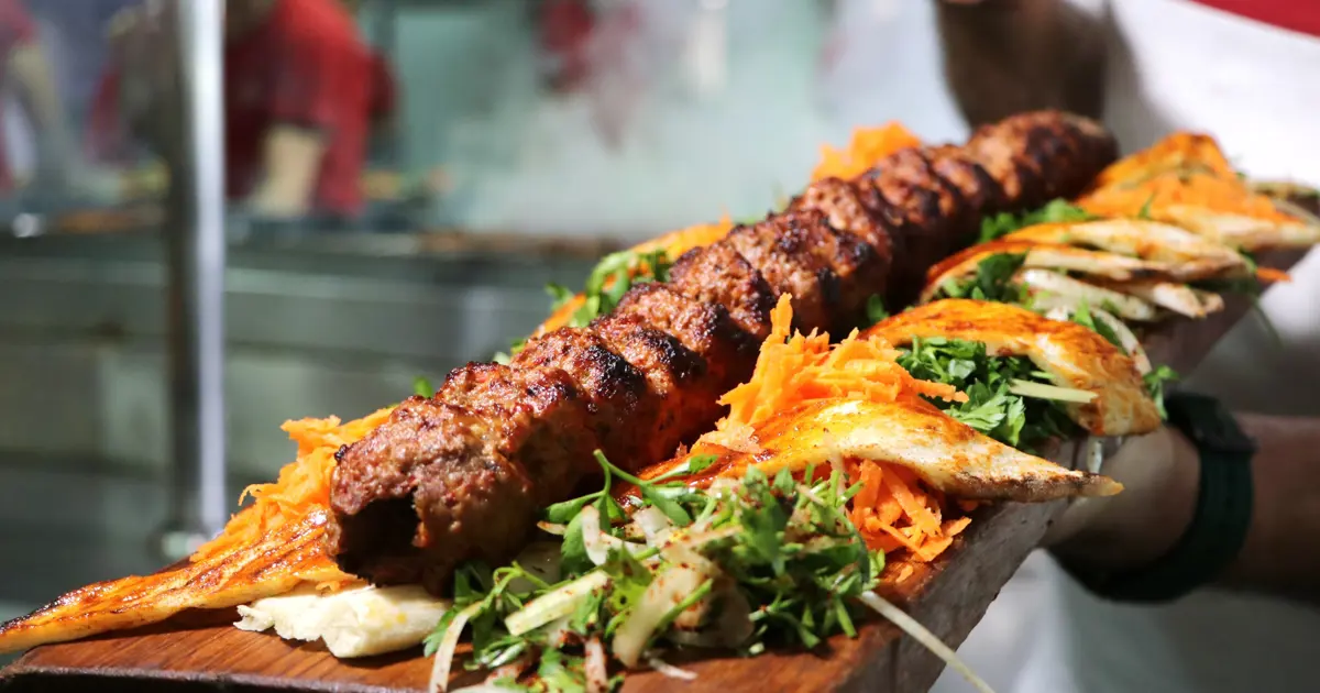 Adana kebap listede üçüncü oldu, tepki gecikmedi... "Bazı lobiler Adana kebabı dışlıyor"