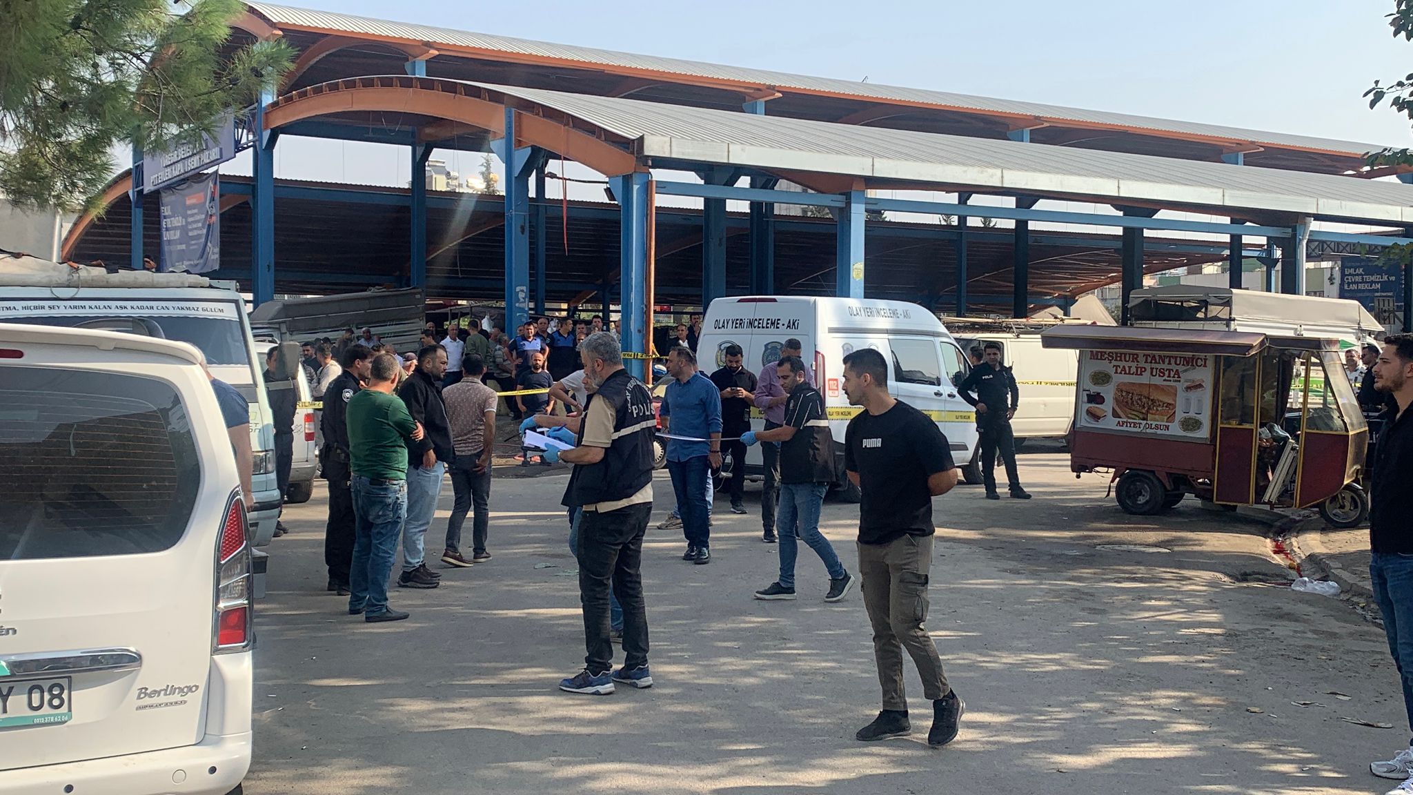 Adana'da silahlı çatışma: Seyyar satıcı öldü, 3'ü ağır 6 yaralı var