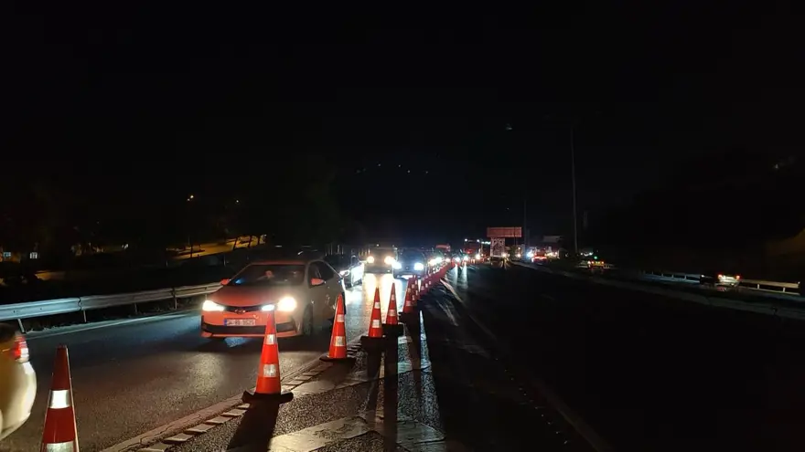 İstanbul trafiğinin en yoğun noktalarından biri... Avcılar gişeleri çift yönlü kapandı! 4