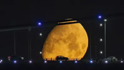 İstanbul'da Ay büyüledi