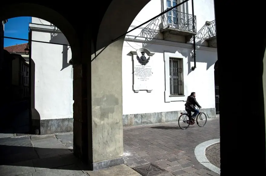 İtalya'da kız kardeşi karantinada ölen İtalyandan isyan çağrısı: Yardım edin 29