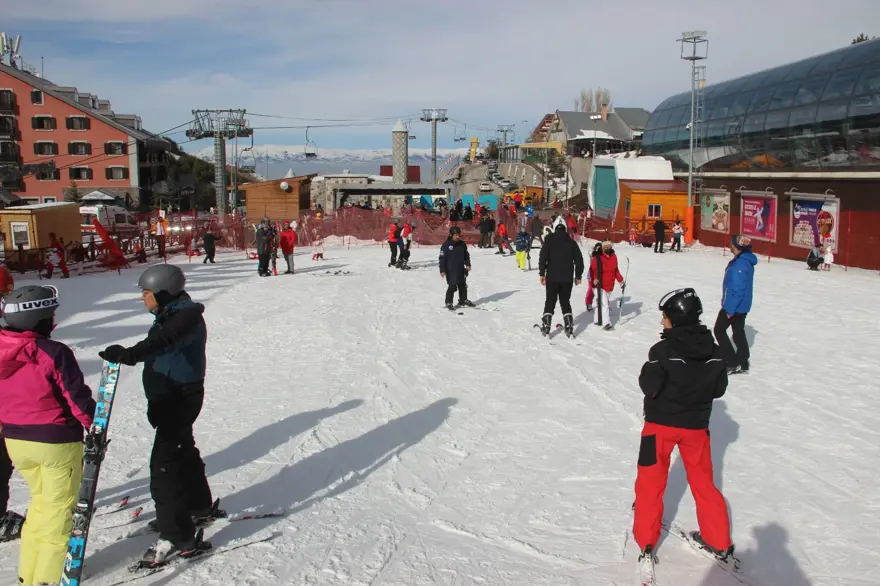 Erzurum'un karlı zirvesi Palandökenhafta sonu doldu taştı 8