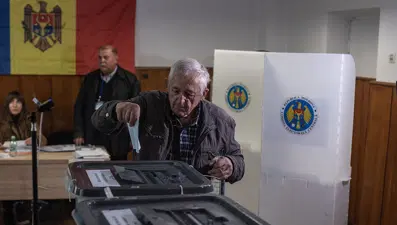 Moldova'da seçimi AB yanlıları kazandı