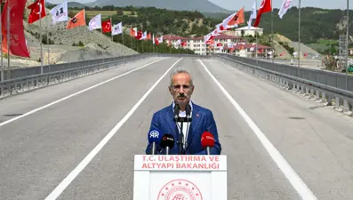 15 dakikalık yol 4 dakikaya düştü... Bakan Uraloğlu açılışını yaptı