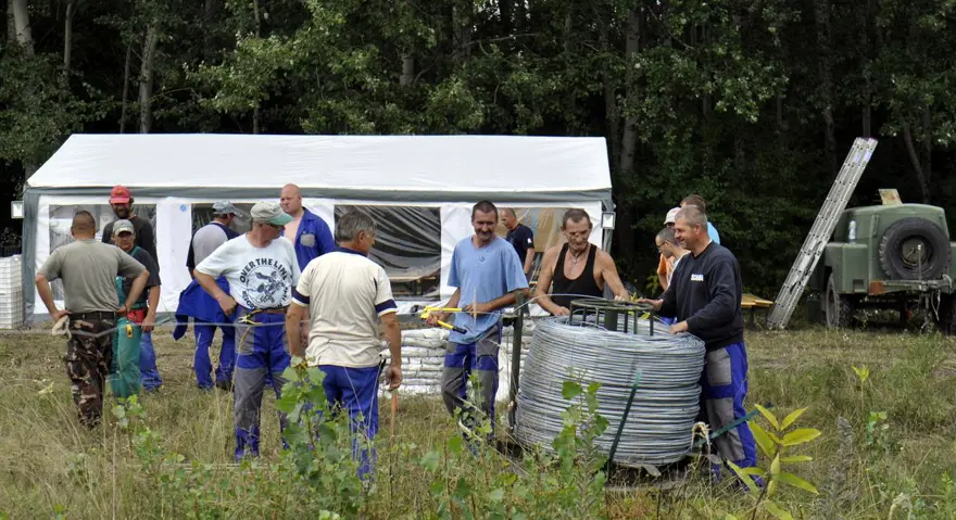 Macaristan-Sırbistan sınırına tel örgü 17 Macaristan-Sırbistan sınırına tel örgü 17