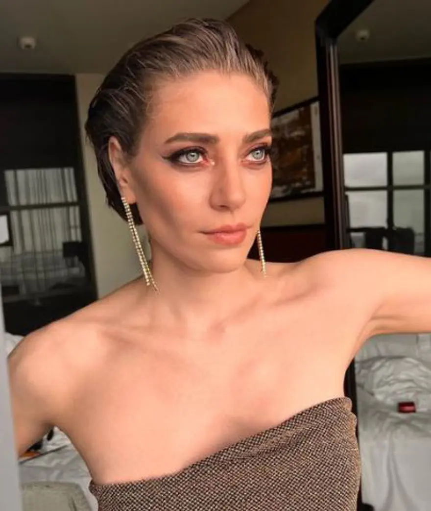 Yalı Çapkını'nın Asuman'ı Öznur Serçeler Recep İvedik 7 galasında 5 Yalı Çapkını'nın Asuman'ı Öznur Serçeler Recep İvedik 7 galasında 5