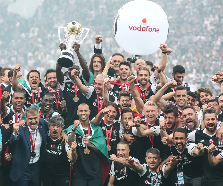Şampiyon Beşiktaş kupasına kavuştu 16