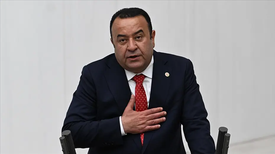Adnan Beker CHP'den istifa etti